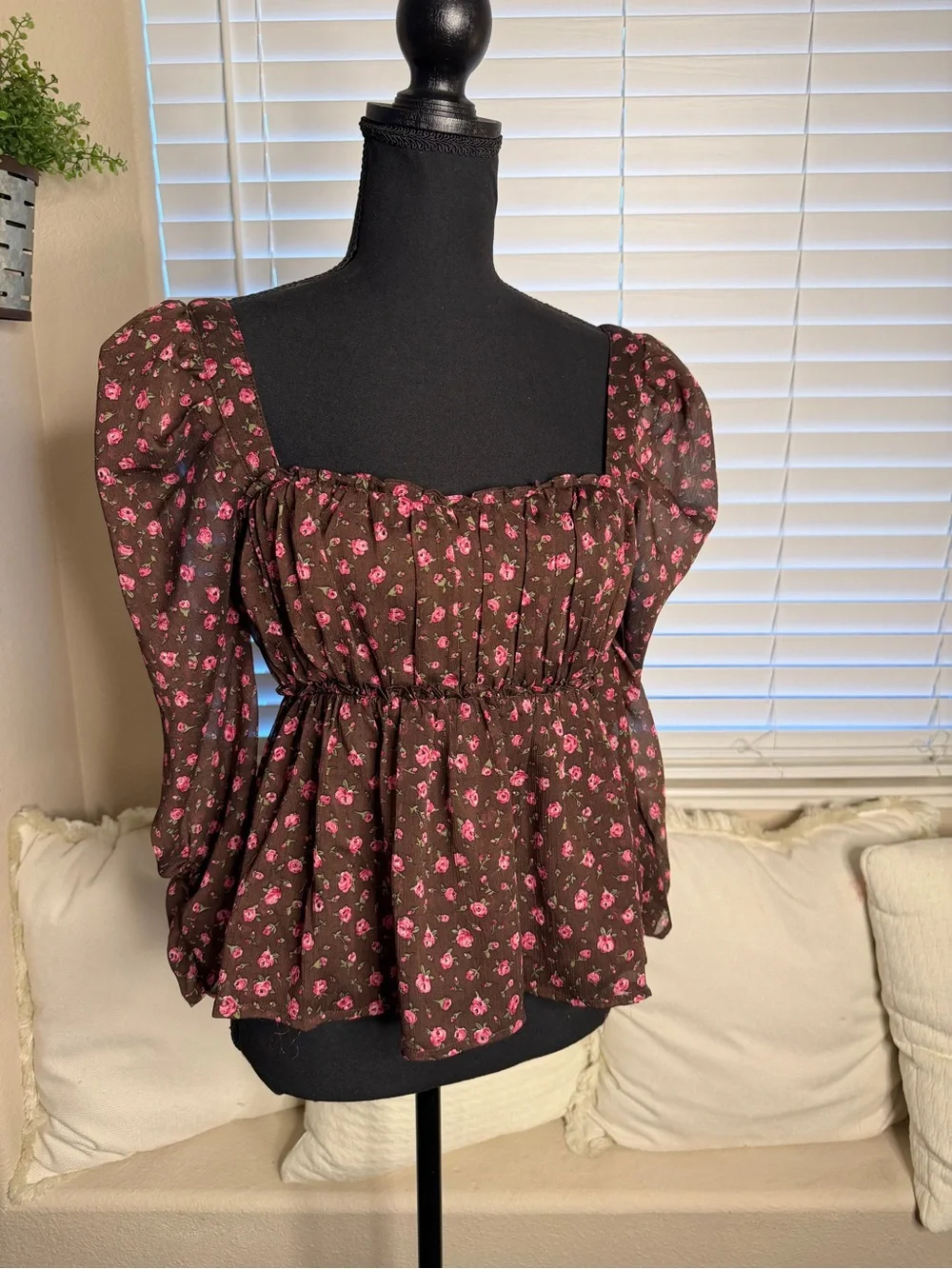 Astr The Label Floral Print Smocked Babydoll Blouse Puff Sleeve Peplum Top